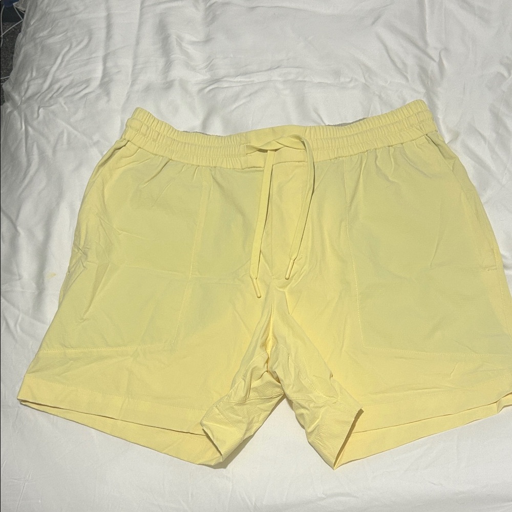 Lululemon Athletica Men's Light Yellow Athletic Shorts